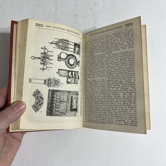 Funk n Wagnalls New Standard Encyclopedia 1934 Vol III Bartlett to Book Trade - Picture 7 of 14